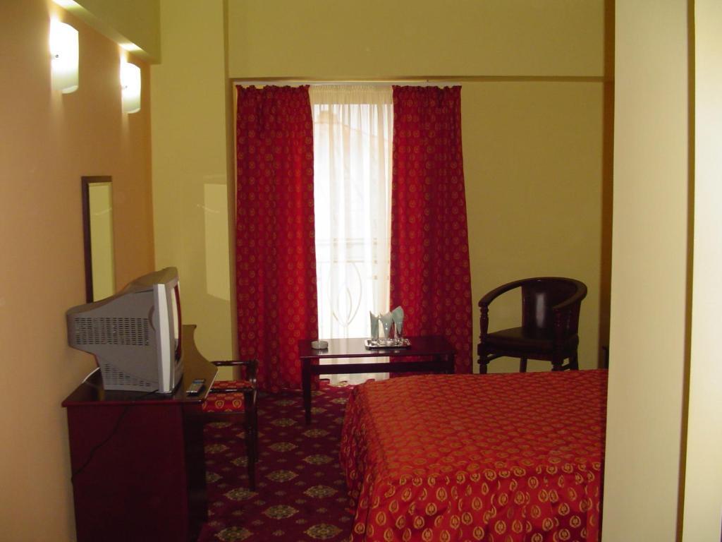 Hotel Europa Плоєшті Номер фото