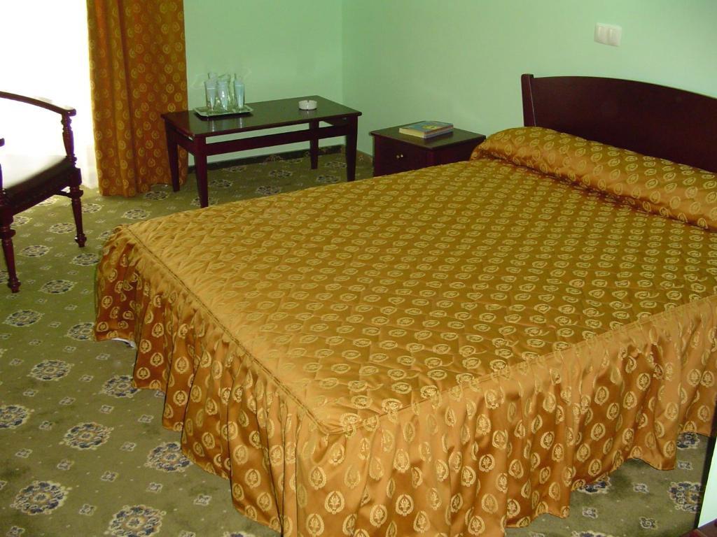 Hotel Europa Плоєшті Номер фото