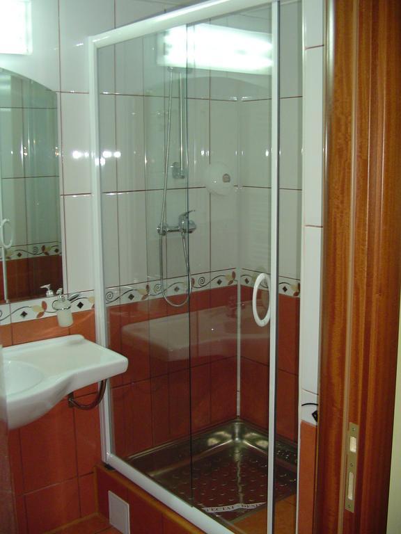 Hotel Europa Плоєшті Номер фото